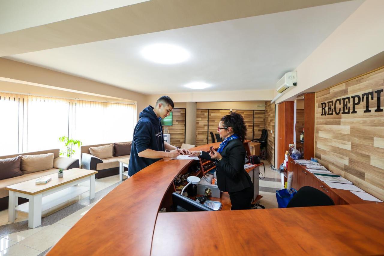 Family Hotel Gotse Delchev Bagian luar foto