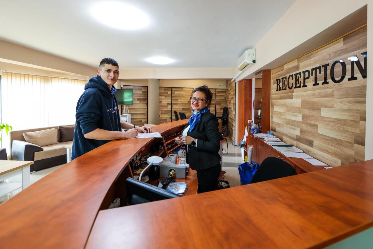 Family Hotel Gotse Delchev Bagian luar foto